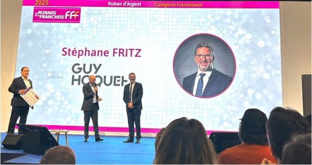 Stéphane Fritz, président de Guy Hoquet l'Immobilier, reçoit le Ruban d'Argent de la Franchise 2025